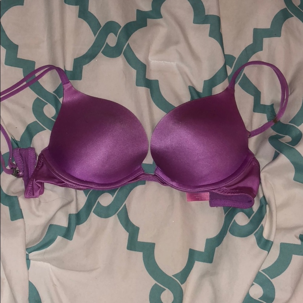 vs pink bra